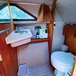 Wake Port Boat, Na Lodi *