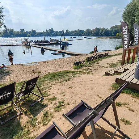 Wake Port Boat, Na Lodi