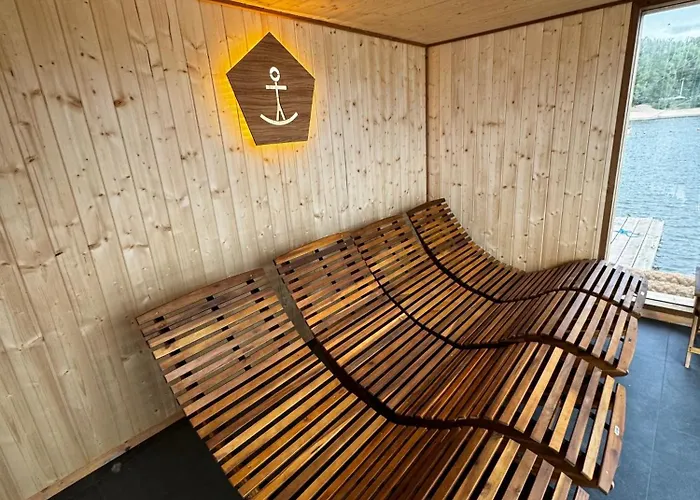 Wake Port Boat, Na Lodi *