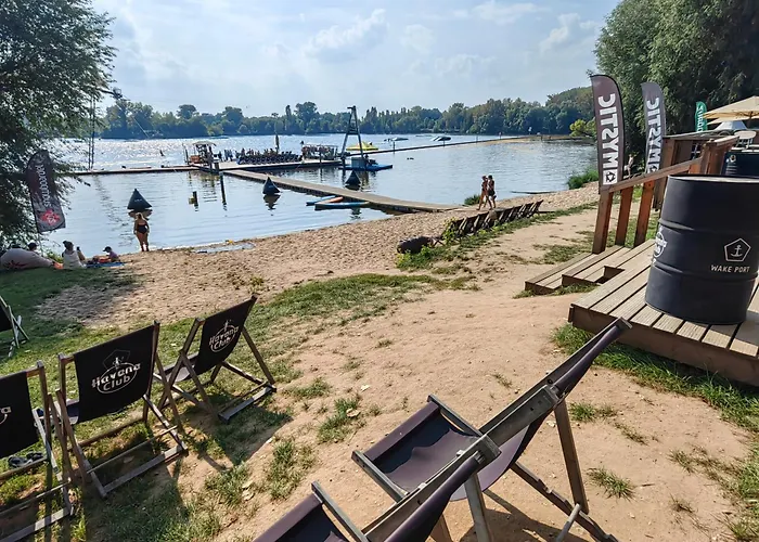 Wake Port Boat, Na Lodi